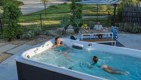 Jacuzzi® nyáron: így lesz a kerted a kedvenc nyári pihenőhelyed Jacuzzi® nyáron: így lesz a kerted a kedvenc nyári pihenőhelyed