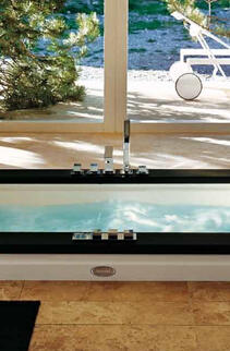 Masszázskádak - Fürdőszobájába szeretne egyszerre designban is passzoló és extra kényelmet nyújtó masszázskádat? Fedezze fel a Jacuzzi® masszázskádjait termékkínálatunkban.
Masszázskádak